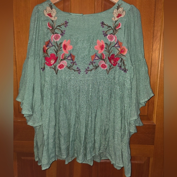 Umgee Tops - Umgee Full Size Gauze Floral Embroidery Babydoll Blouse 1X Green